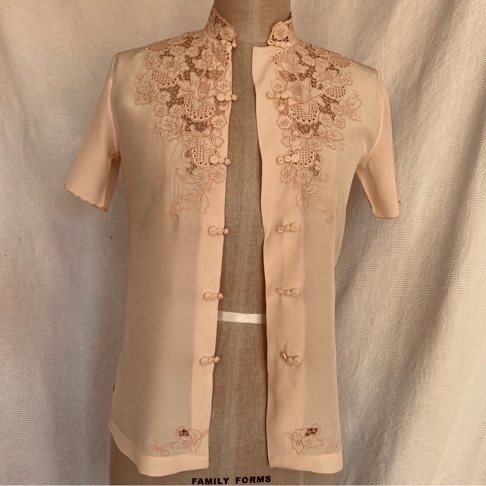 Vtg XXS/XS Chinese hand embroidered palest pink
Silk blouse.